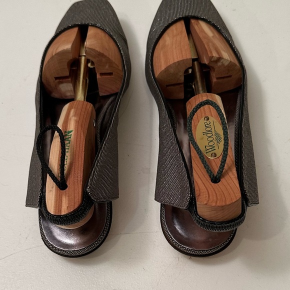 CALVIN KLEIN vintage silver sparkly slingback flats - Picture 3 of 4